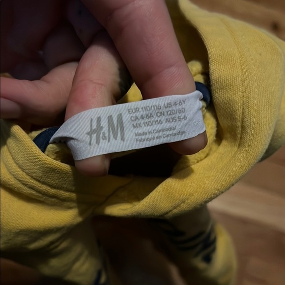 H&M US 4-6Y Yellow Kids Hoodie - Keep Doing What You Love - Picture 4 of 5